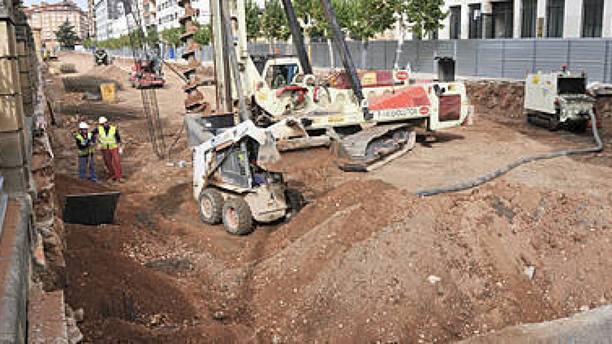 La apertura del Espolón podría retrasarse un año si no se incluye el proyecto en los PGE. / VALENTÍN GUISANDE-