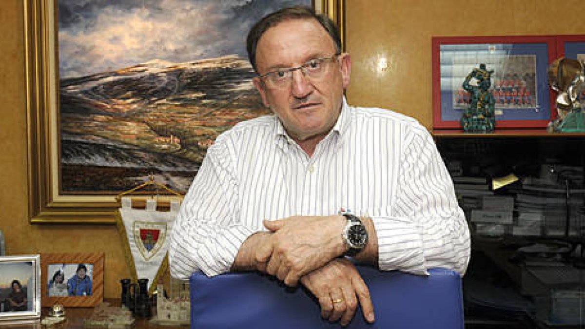El presidente del Numancia, Francisco Rubio, cumple casi dos décadas al frente del club. / V. Guisande-