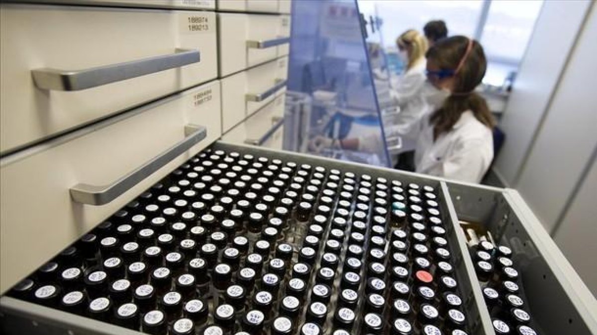 Instalaciones en San Feliu de Llobregat de la farmacéutica catalana Almirall. /-FERRÁN NADEU