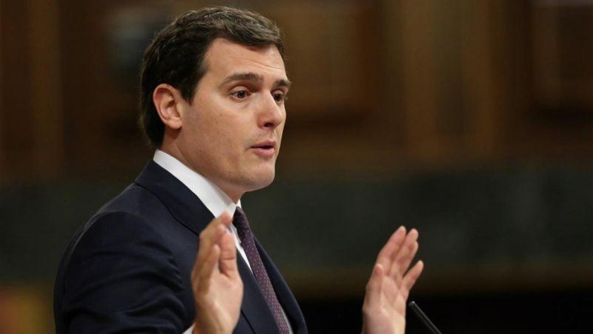 Albert Rivera, en la tribuna del Congreso, en marzo pasado.-JUAN MANUEL PRATS