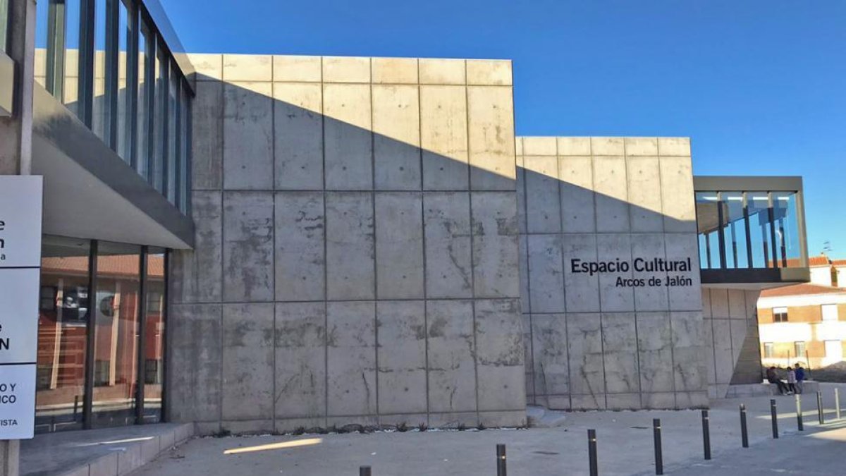 Exterior del Espacio Cultural de Arcos de Jalón, que abrirá hoy sus puertas.-HDS