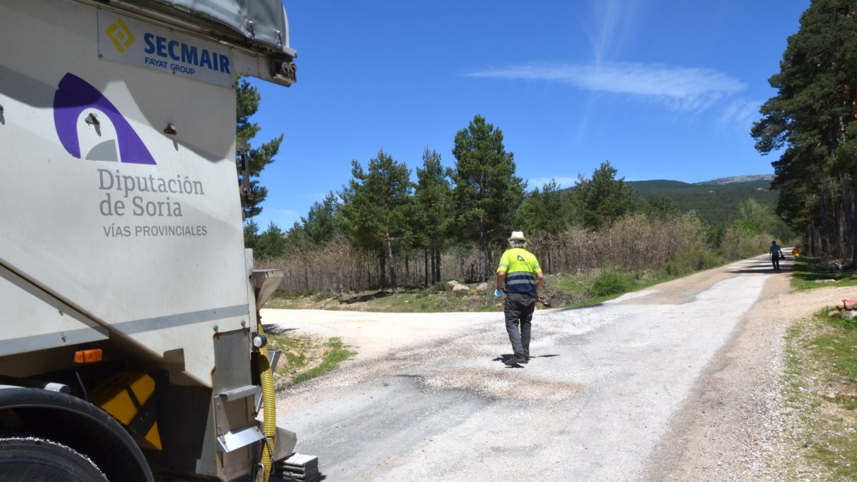Primeros trabajos de mejora en el acceso a Castroviejo. R. F.