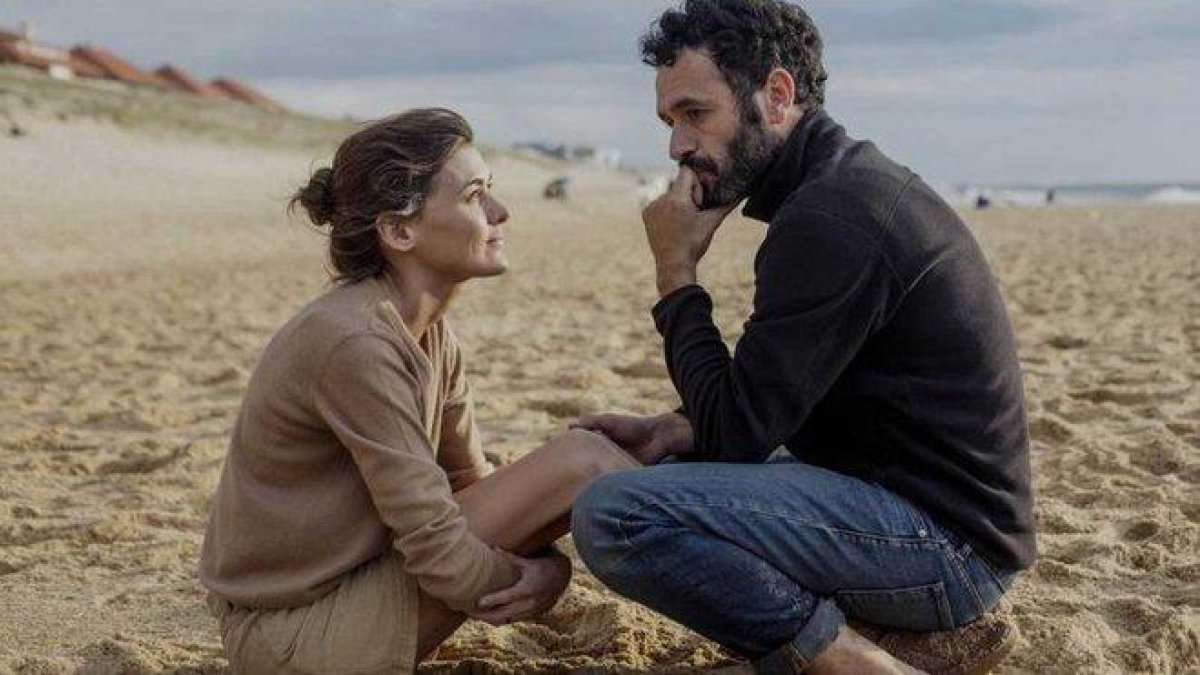 Rodrigo Sorogoyen y la actriz Marta Nieto, en el rodaje de ’Madre’.-