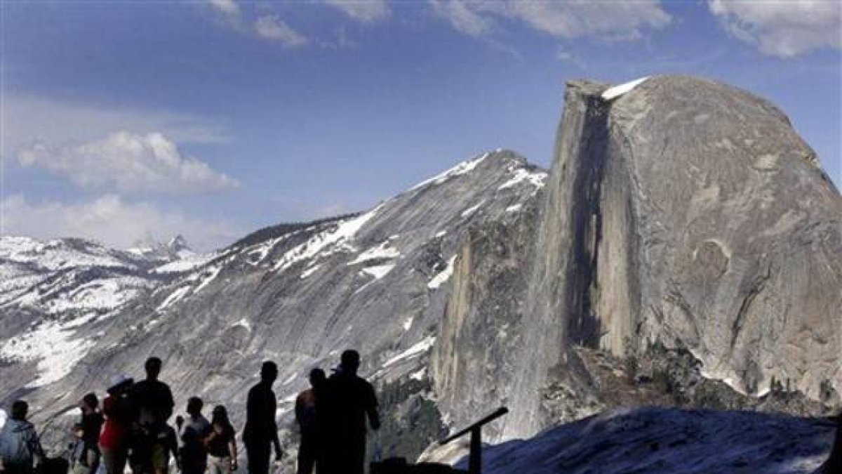 Vista de uno de los puntos más emblemáticos del Parque Nacional de Yosemite, el glaciar Half Dome.-Foto: AP / DINO VOURNAS