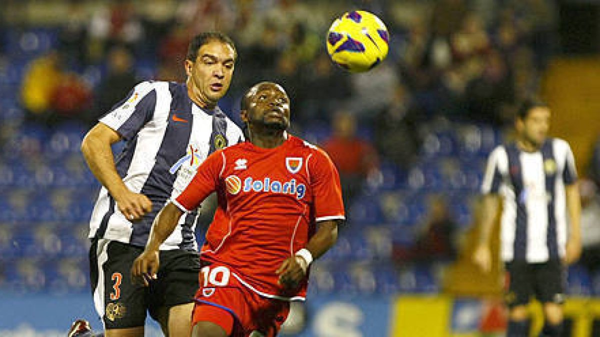 Juanra y Cedrick en el encuentro en el Rico Pérez. / Área 11-
