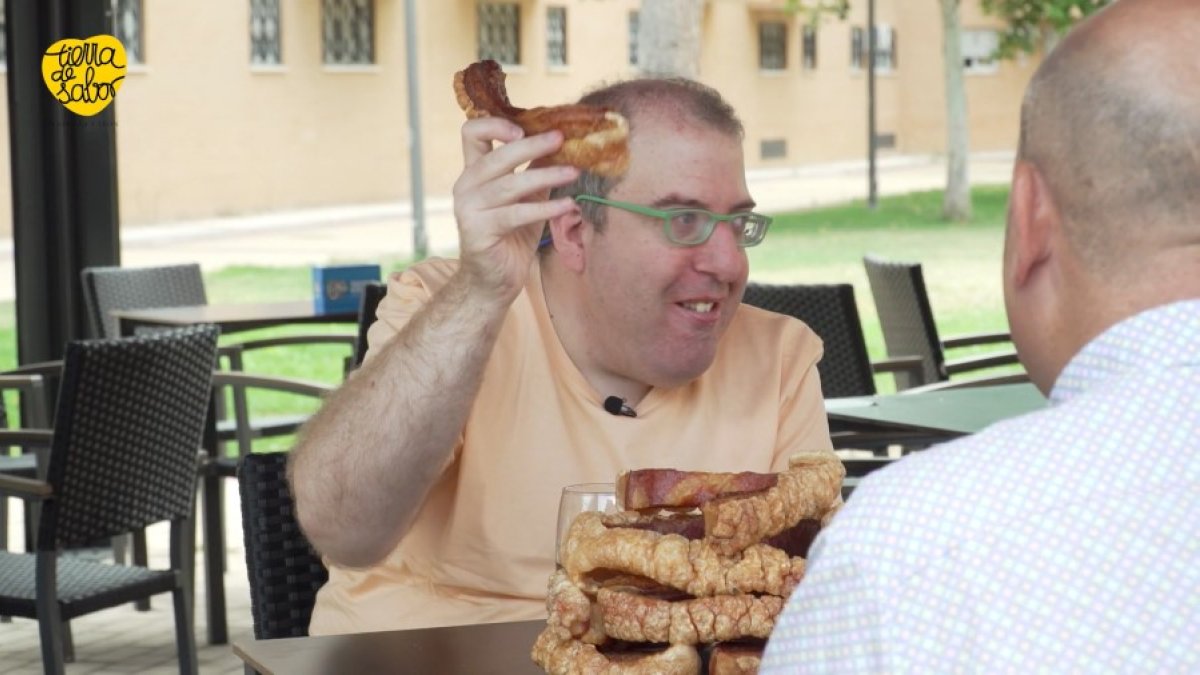 José de Luna en un momento del vídeo promocional de Torrezno de Soria. HDS
