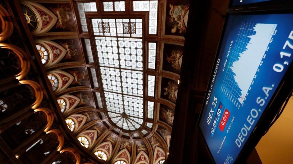 La Bolsa de Madrid, durante la última sesión del 2017.-JAVIER LIZÓN (EFE)