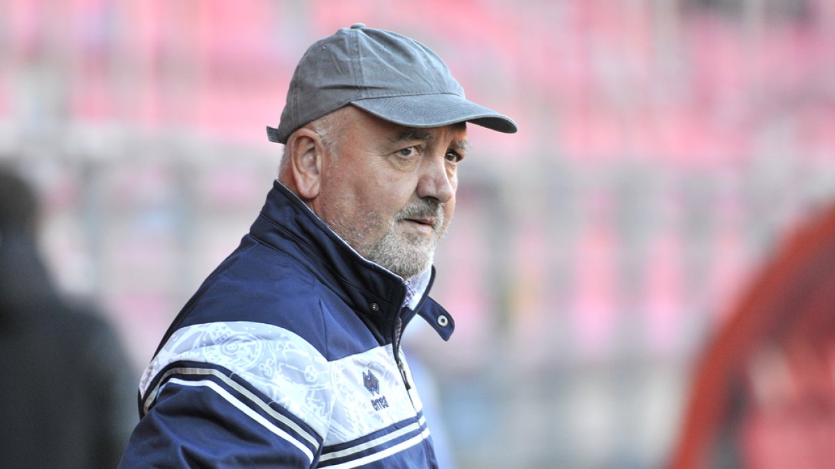 Mandiola no quiere ninguna confianza ante un Sporting B que todavía no ha sumado. VALENTÍN GUISANDE