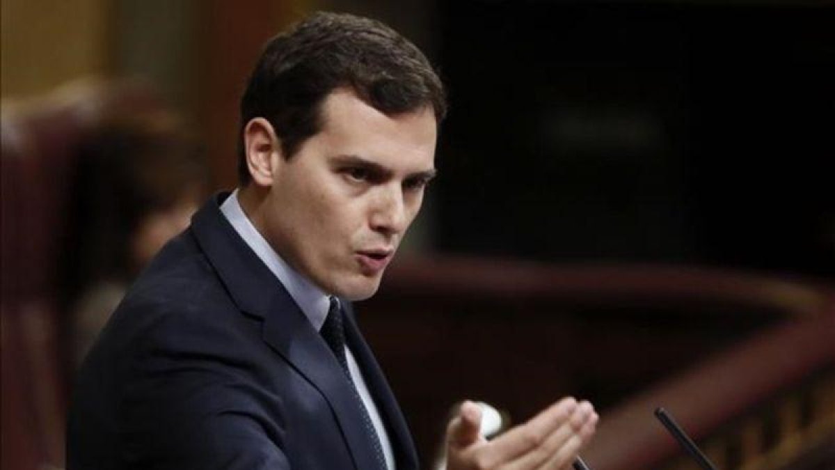 El líder de Ciudadanos, Albert Rivera, en el Congreso.-Mariscal