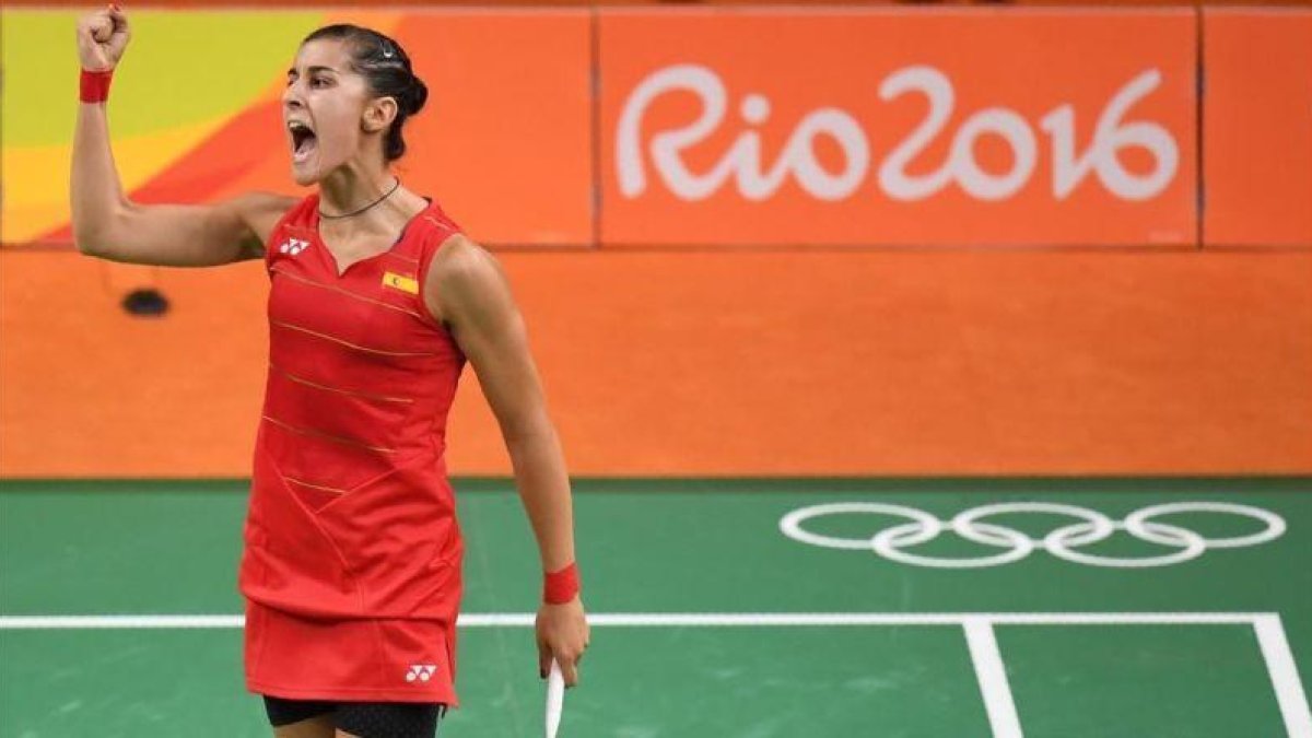 Carolina Marin celebra la victoria ante la surcoreana Sung Ji Hyun, el martes, 16, en los JJOO de Río.-JIM WATSON / AFP