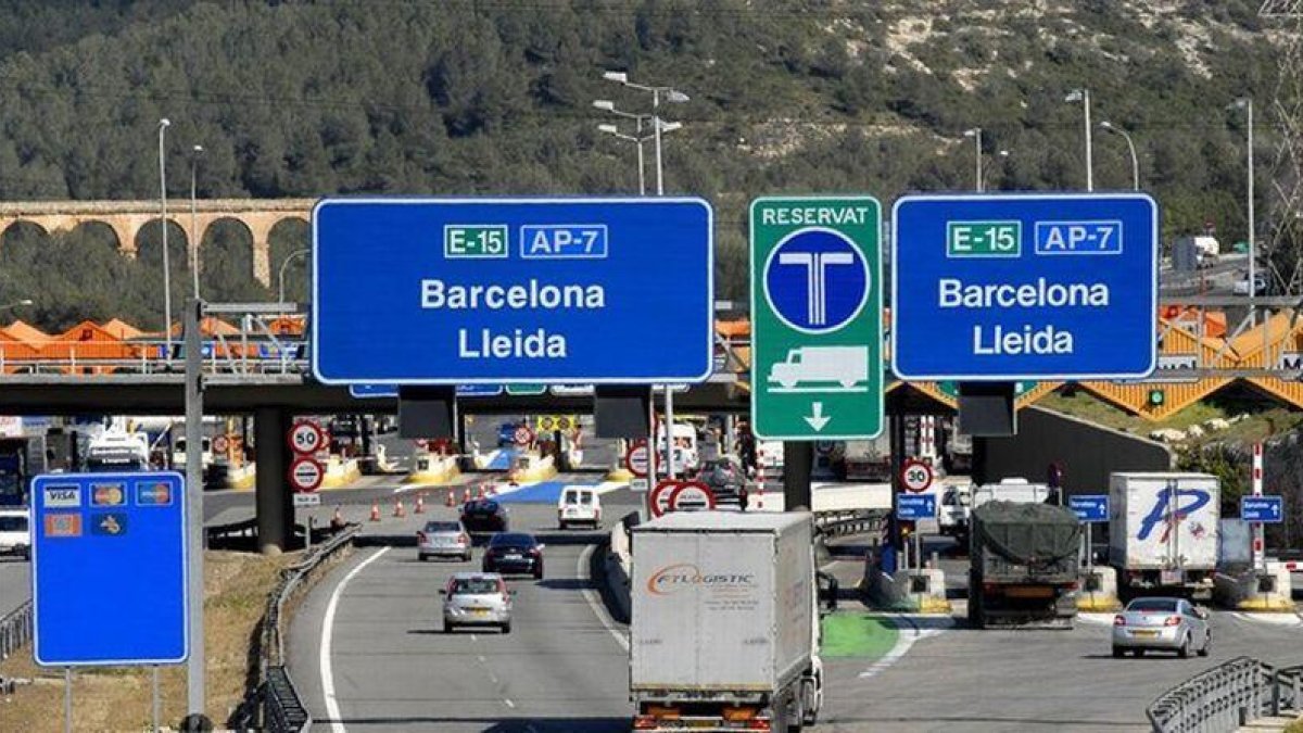 Peaje de la autopista AP-7.-JOAN PUIG