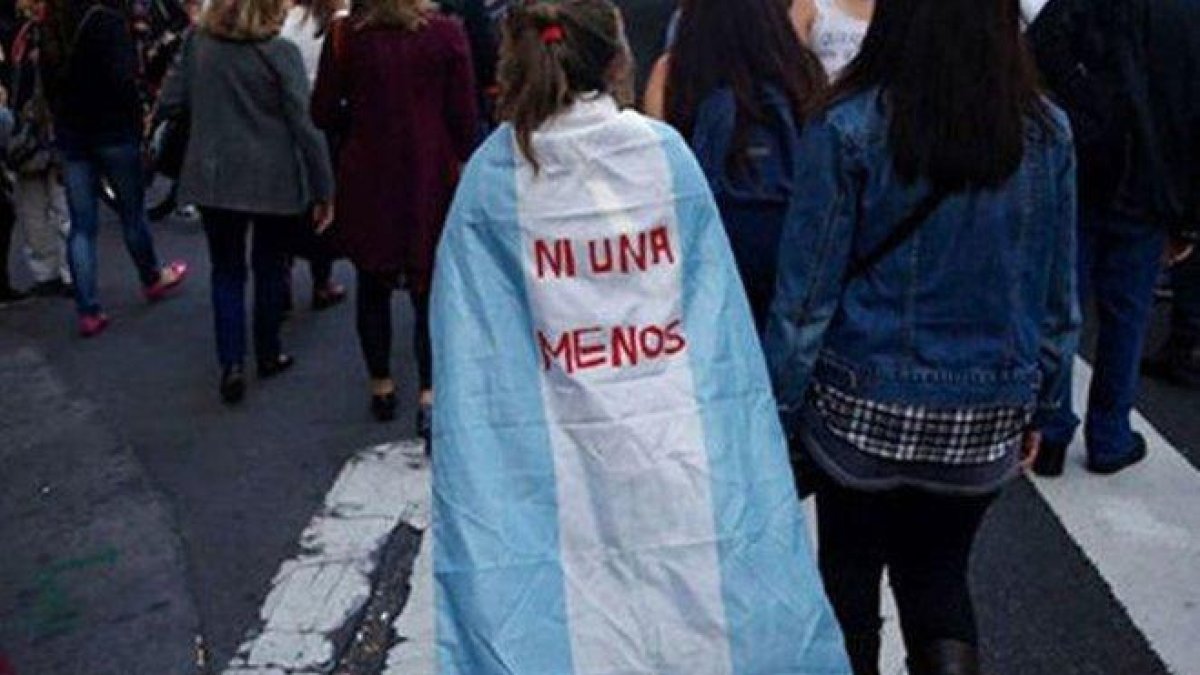 El movimiento social Ni una Menos en Argentina, que combate la violencia en contra de las mujeres.-EL PERIÓDICO