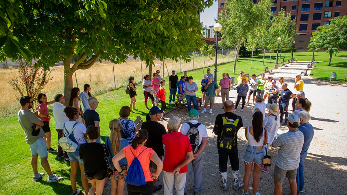 Reunión en el Parque del Asperón para la búsqueda de María Teresa - MARIO TEJEDOR