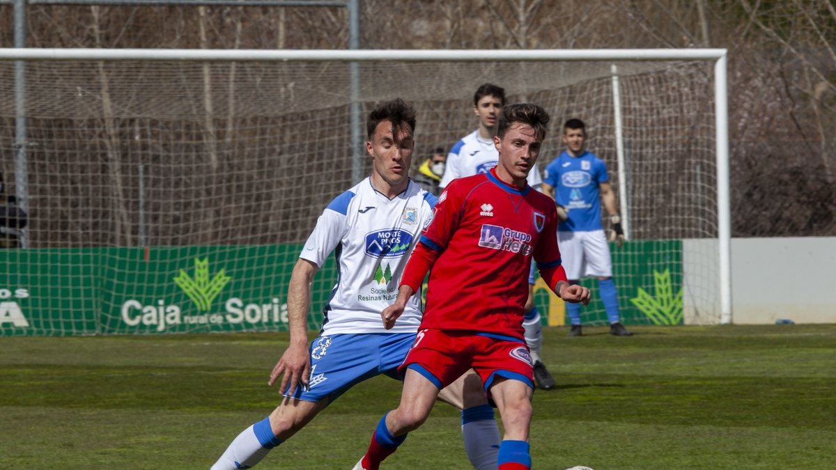 Partido entre Numancia B y Almazán de esta temporada en la Ciudad Deportiva. MARIO TEJEDOR