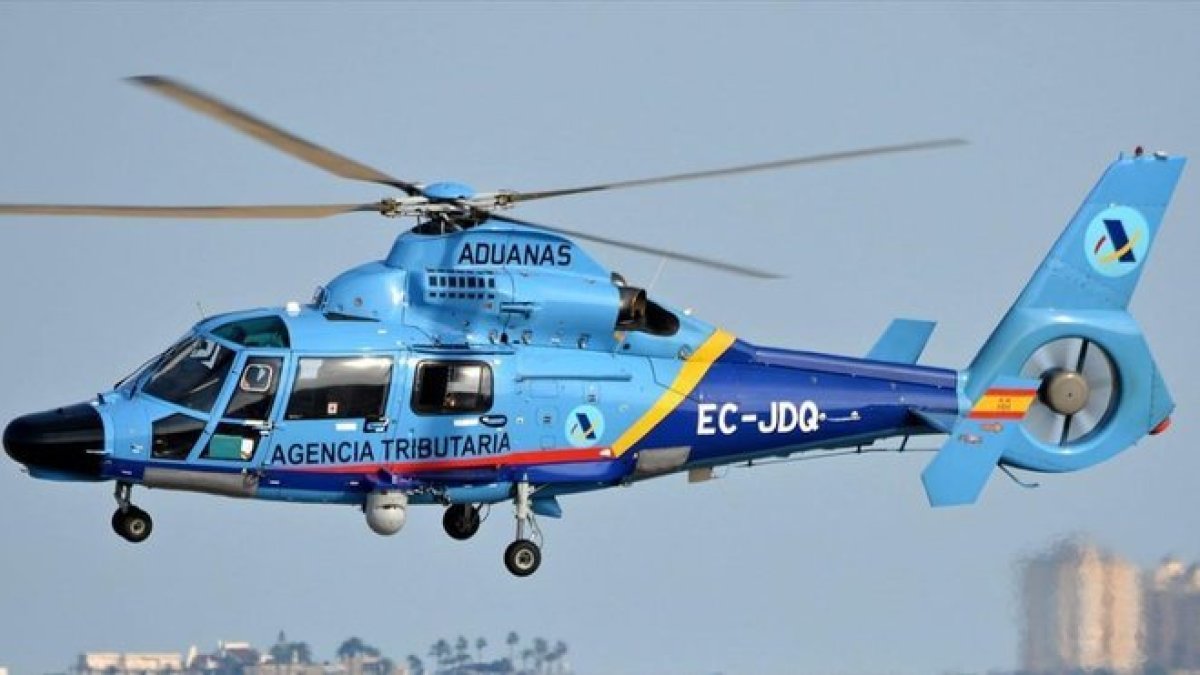 Imagen de un helicóptero modelo Dauphin de la Agencia Tributaria, adscrito al servicio de Vigilancia Aduanera.-AEAT