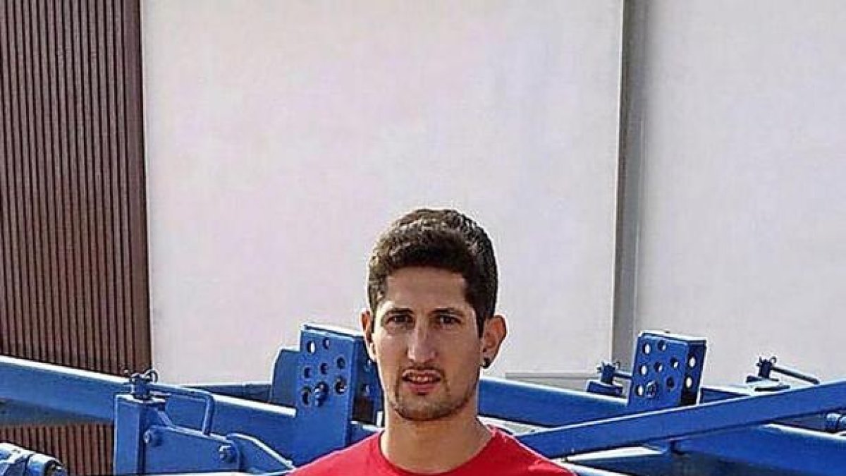 El jugador de volei y agricultor.-EL MUNDO