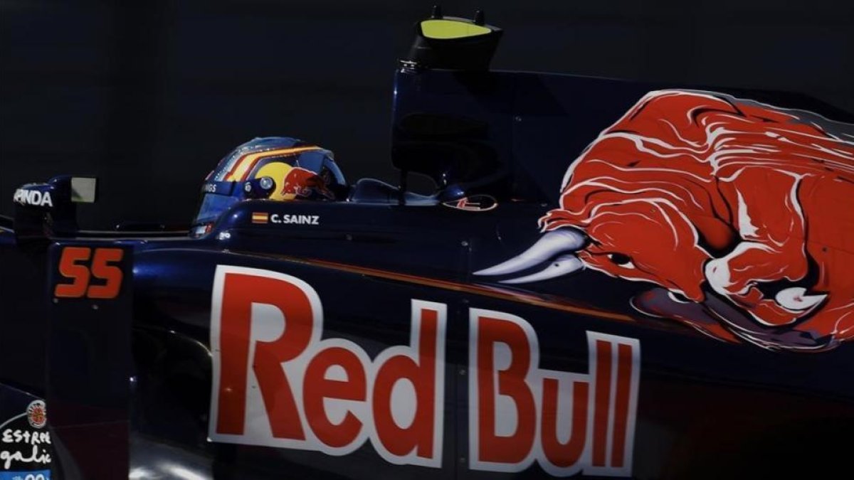 Carlos Sainz, durante la primera sesion de entrenamientos libres del GP de España de Fórmula Uno.-