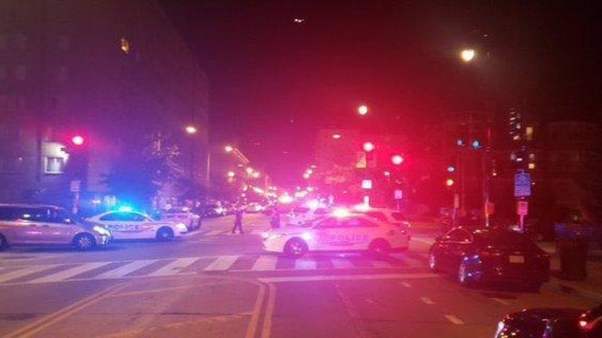Escena del tiroteo en Columbia Heights (Washington).-