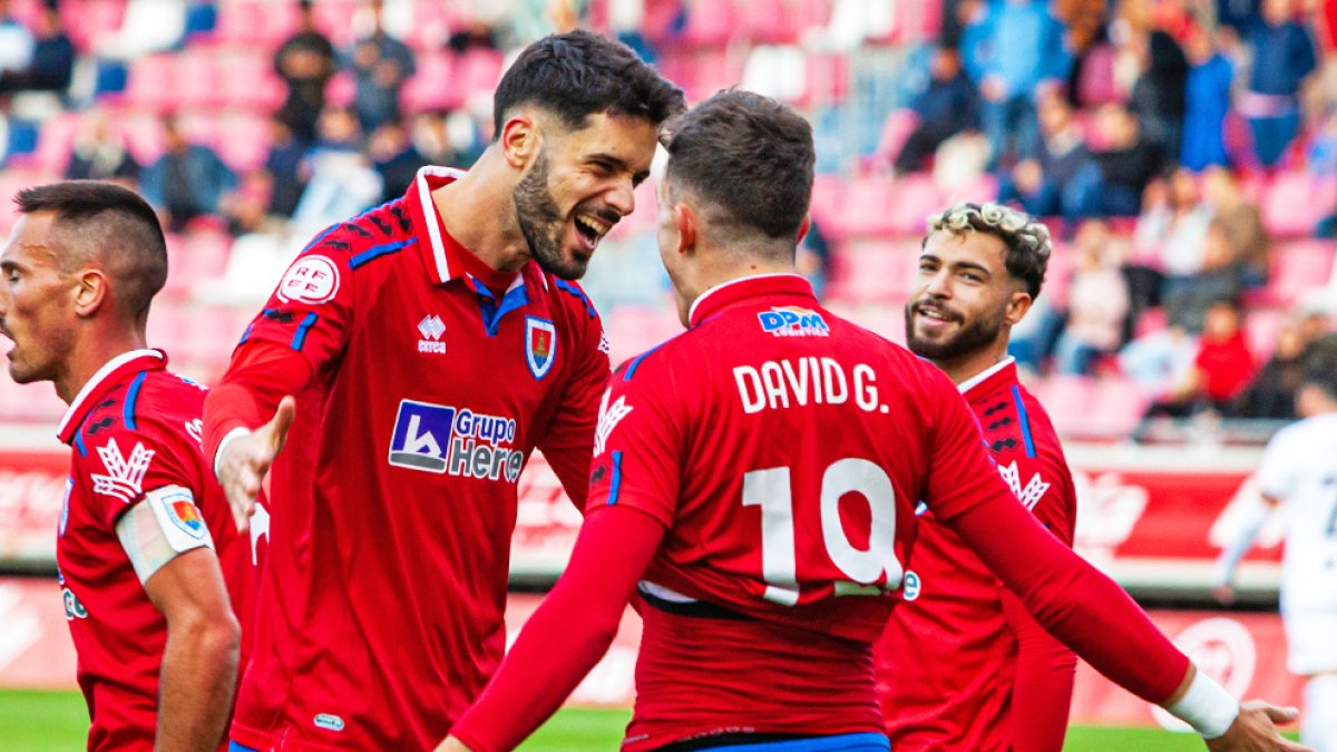 Fer Román y David Gonzalo rompen la mala racha rojilla. MARIO TEJEDOR