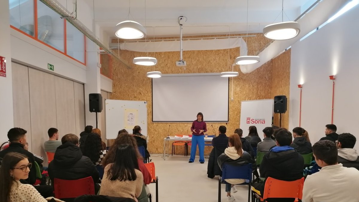 Reunión con los alumnos y profesores de FP de Soria en el programa Erasmus Plus. HDS
