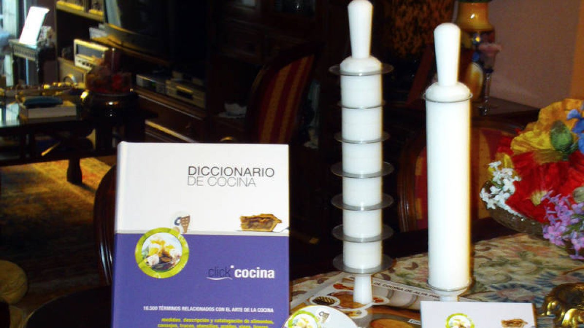 El rodillo de cocina junto con la aplicación multimedia y el diccionario de cocina ideado por el soriano Pedro Arribas. / P.A.-
