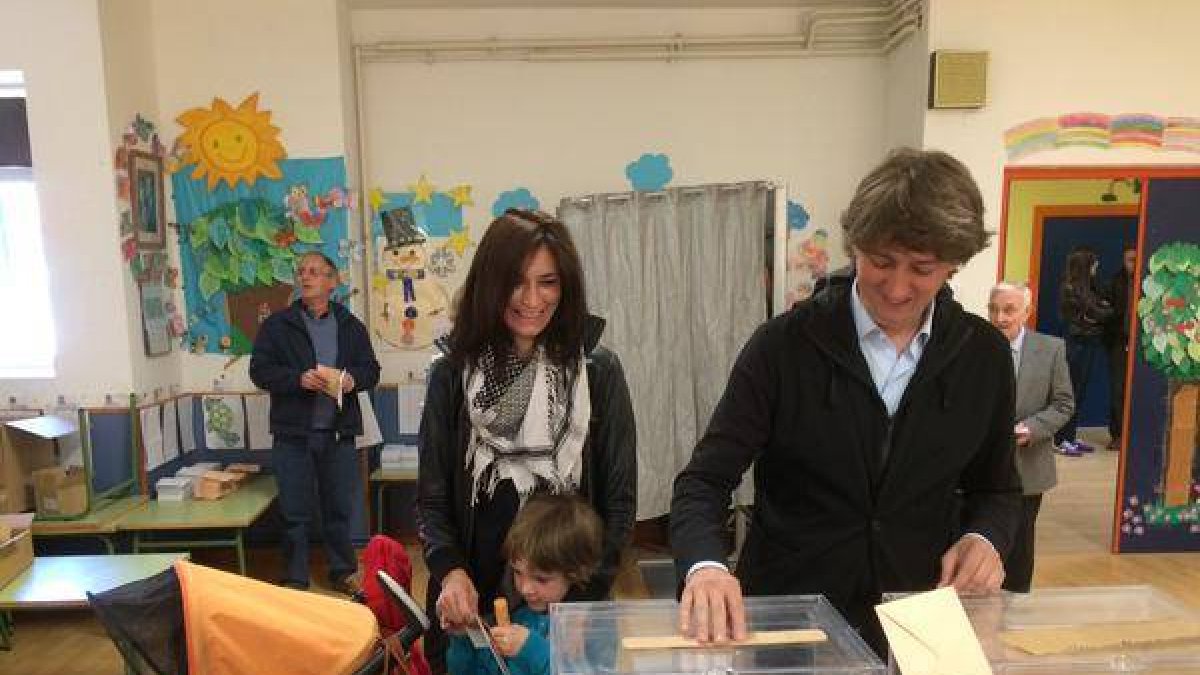 Minguez votando esta mañana.-PSOE DE SORIA