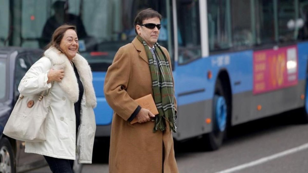 Eufemiano Fuentes y su hermana Yolanda, en el 2013.-