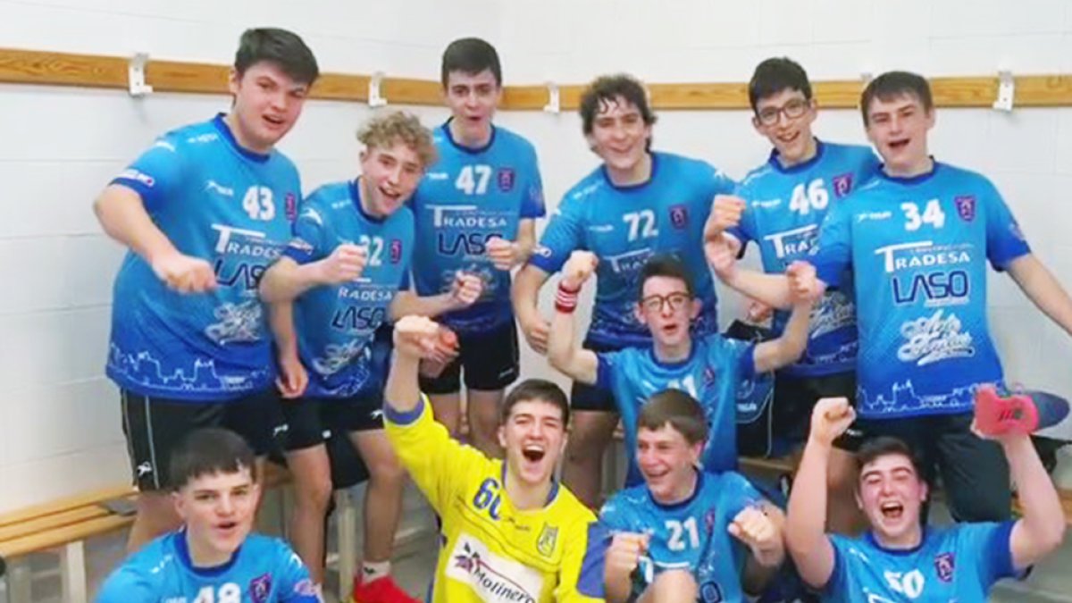 Los cadetes del BM Ágreda celebrando su clasificación para la final del torneo. BM ÁGREDA