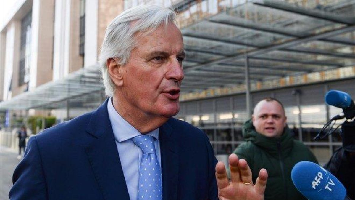 El negociador jefe del ’brexit’ de la UE, a su salida de las instalaciones del Consejo Europeo.-