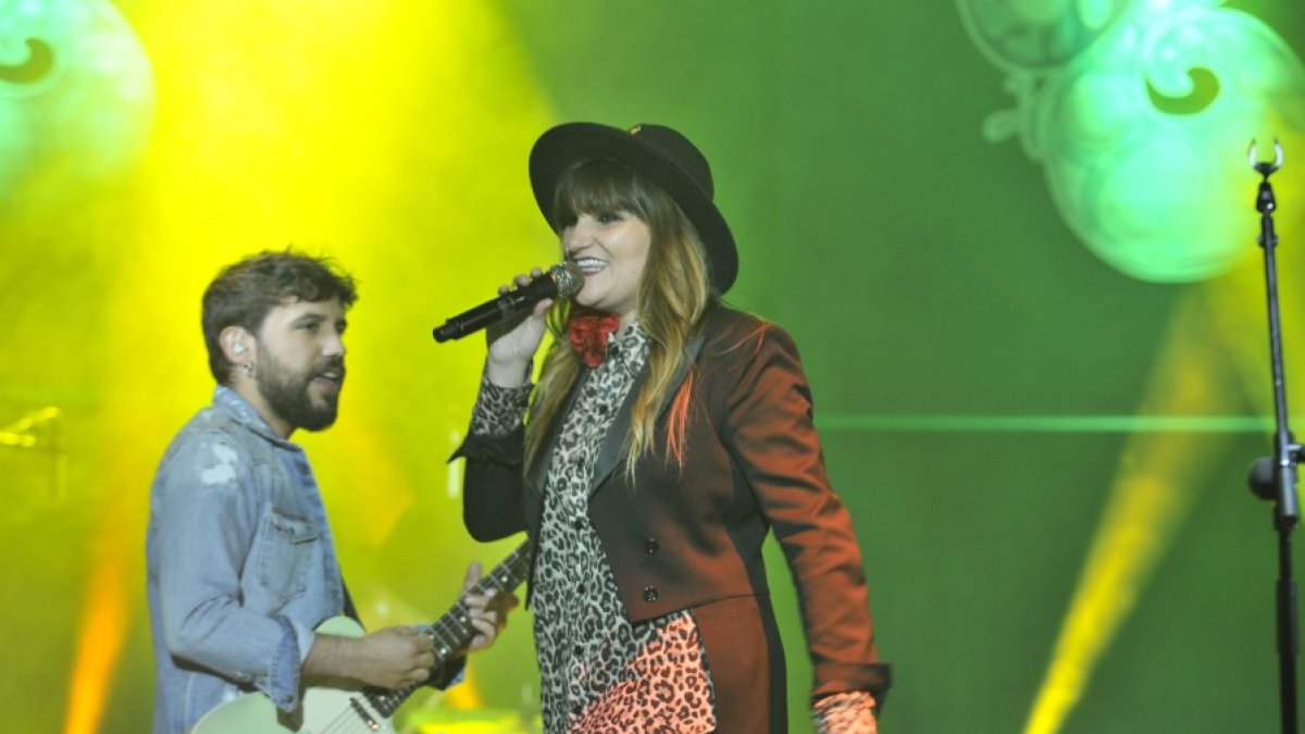 Rozalén durante un concierto en Soria. HDS