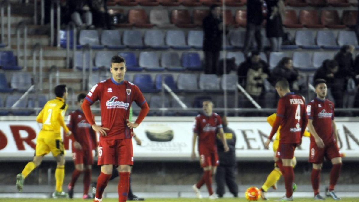 El Numancia ha trazado en 2015 un dibujo de dientes de sierra, alternando buen juego y buenos resultados con momentos de dudas y decepciones.-Diego Mayor