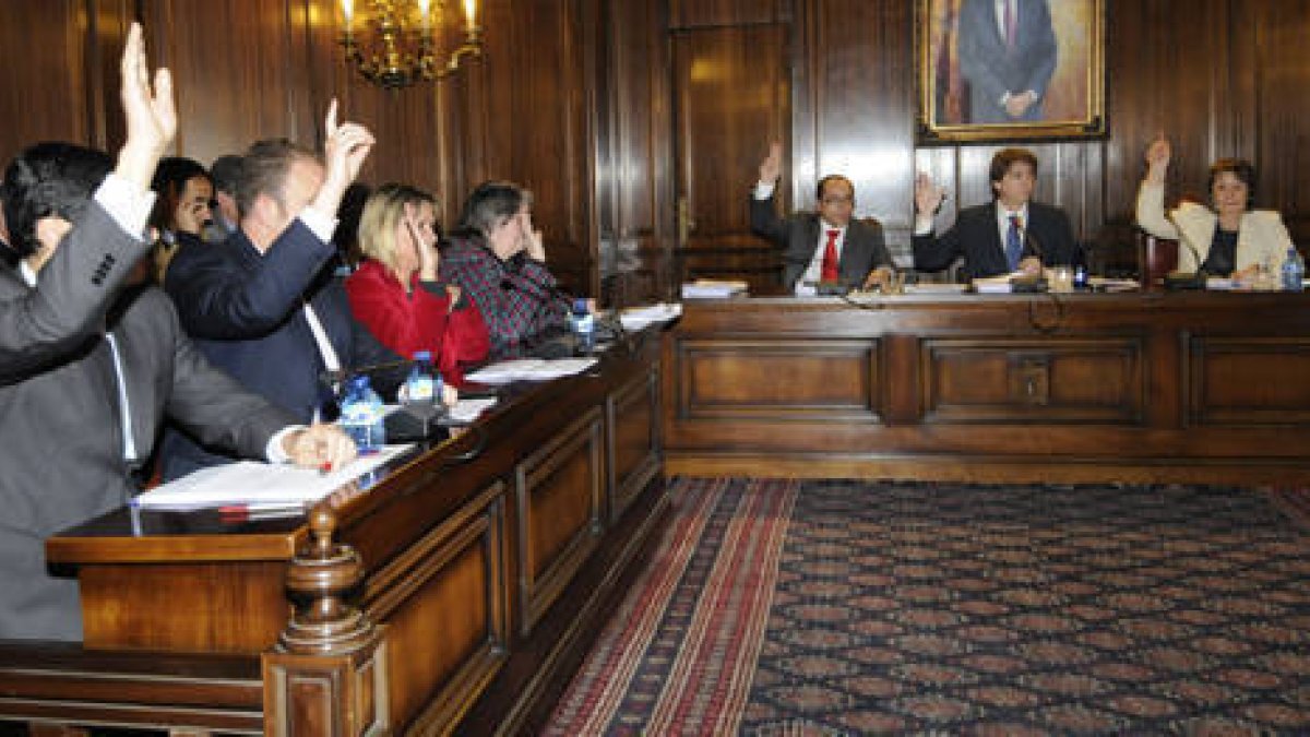 El pleno de febrero en el que se aprobó el último presupuesto. / V.G.-