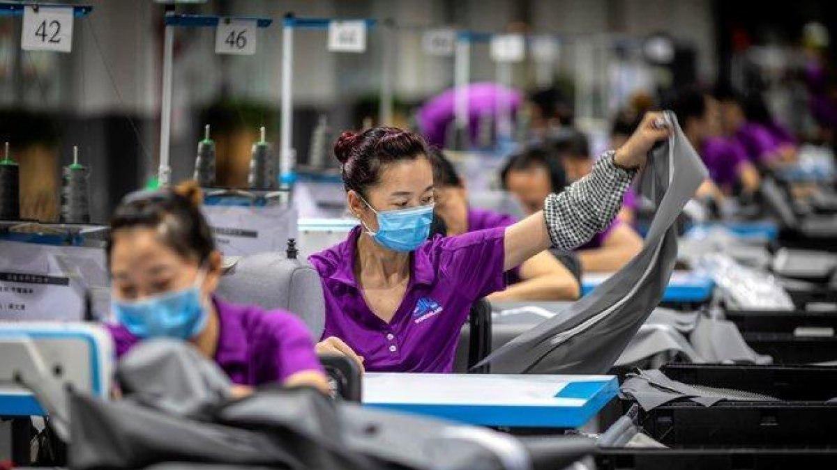 Trump rompió una tregua de más de seis meses en la guerra comercial al anunciar que subiría al 25 % los aranceles.-EFE