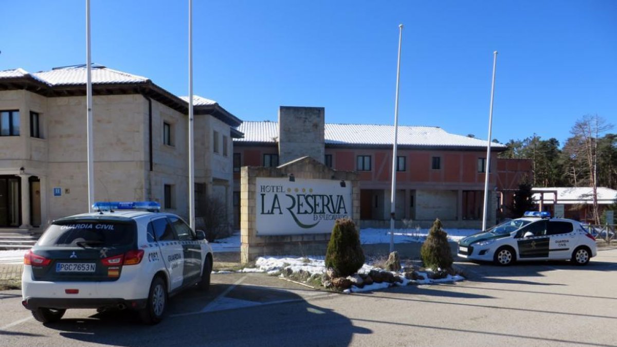 Guardia Civil en el hotel La Reserva-SUBDELEGACIÓN