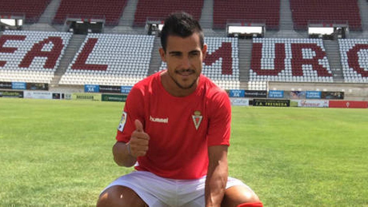 Rafita, con la camiseta del Murcia. / Real Murcia-
