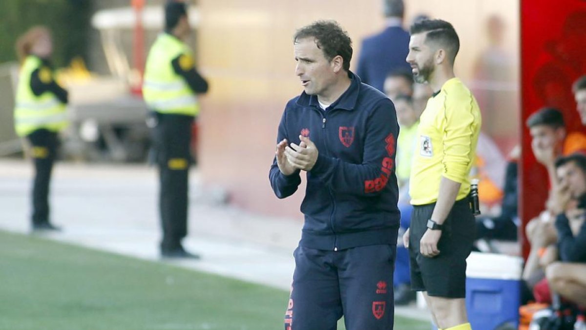 Arrasate, en un momento del partido ayer.-ÁREA 11