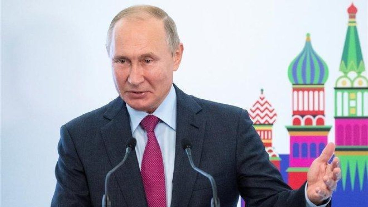 El presidente ruso Vladimir Putin habla en una conferencia de la fundación israelí Keren Hayesod en Moscú-PAVEL GOLOVKIN (EFE)