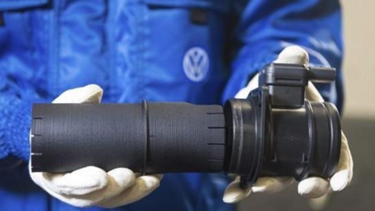 Detalle del filtro de estabilización del flujo de aire de Volkswagen.-