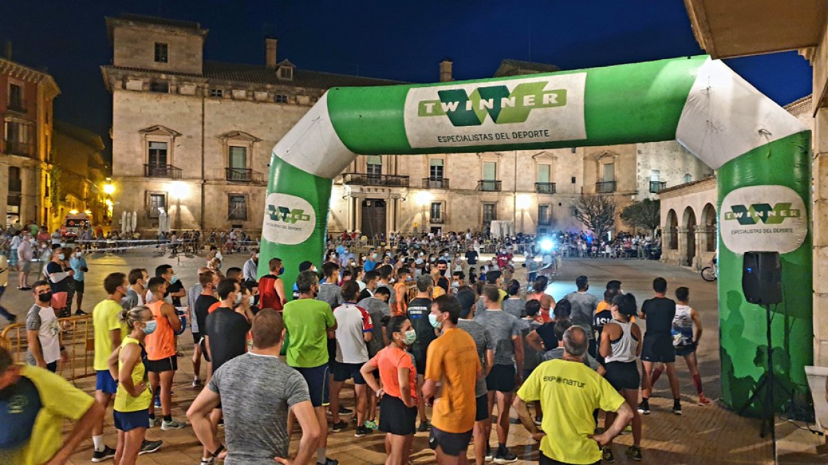 Instantes antes de la salida de la carrera adnamantina. HDS