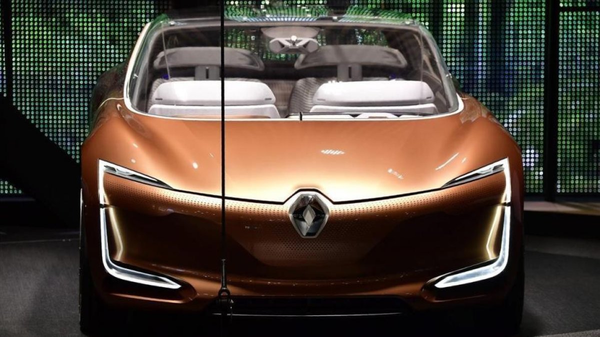 Prototipo de coche eléctrico y autónomo Symbioz en el Salón del Automóvil de Fráncfort-AFP PHOTO / TOBIAS SCHWARZ