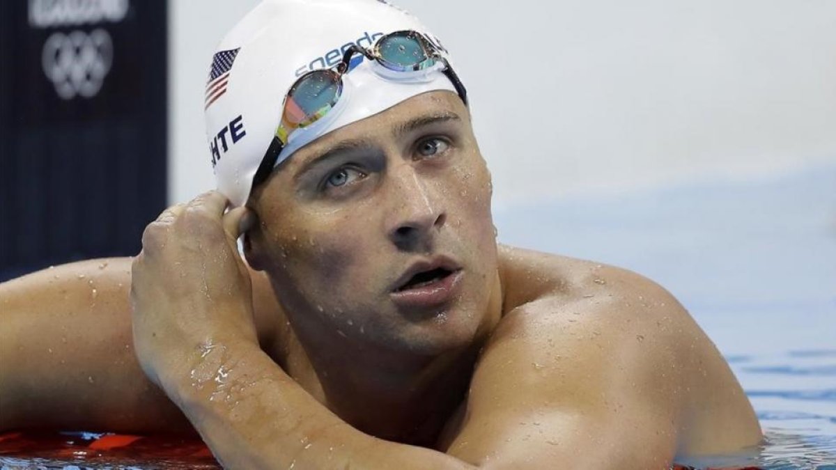 El nadador Ryan Lochte es fiel a Tinder.-AP / MICAHEL SOHN