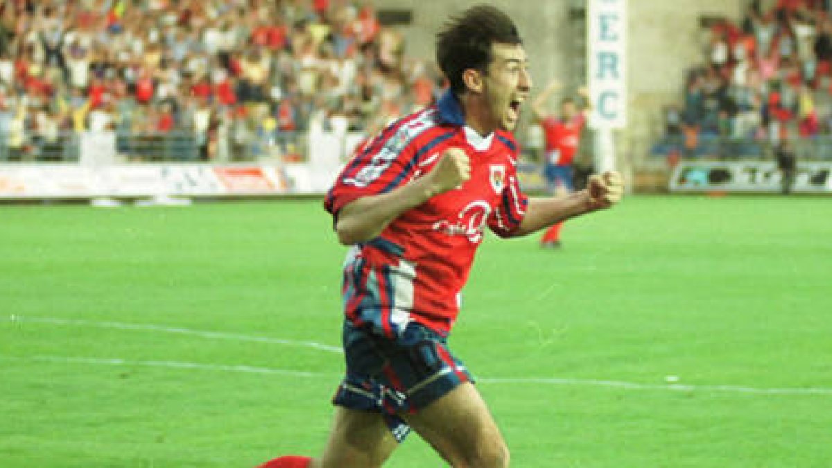 Jorge Barbarin contribuyó con siete goles a que el Numancia consiguiera la permanencia. / VALENTÍN GUISANDE-