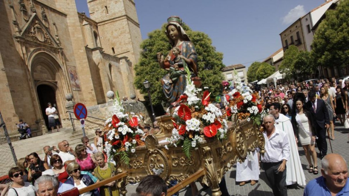 Los berlangueses vivieron ayer el día grande de sus fiestas-Diego Mayor