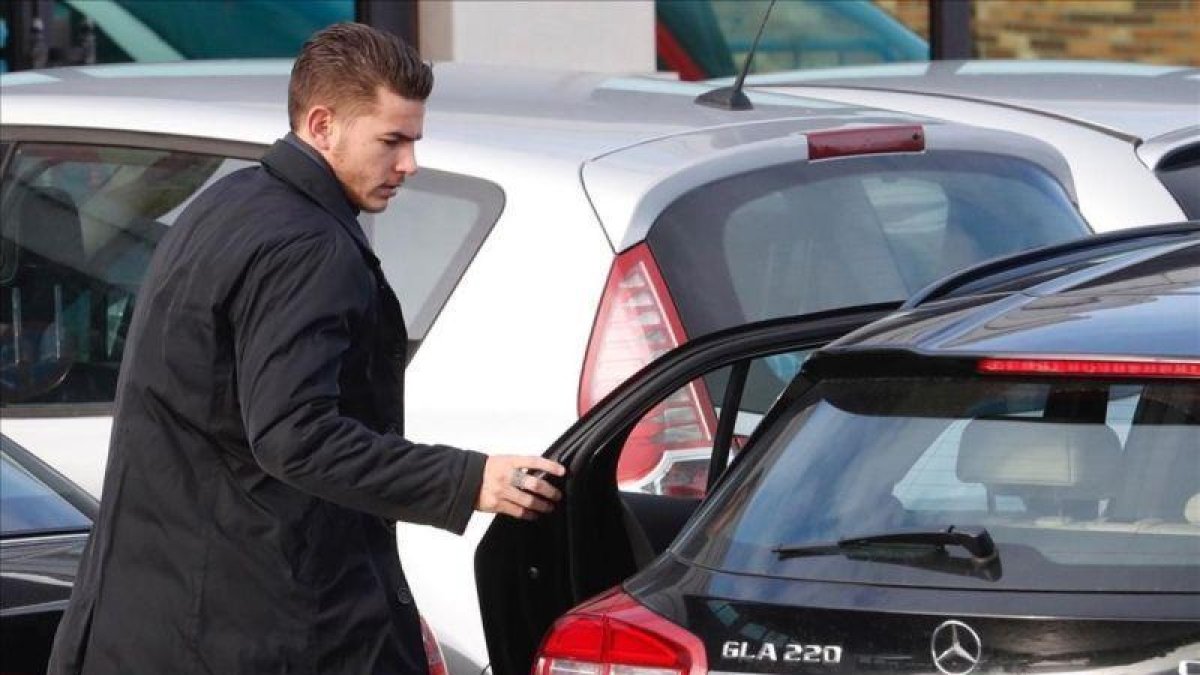Lucas Hernández, a su llegada esta mañana a los juzgados de Majadahonda.-EFE / ZIPI