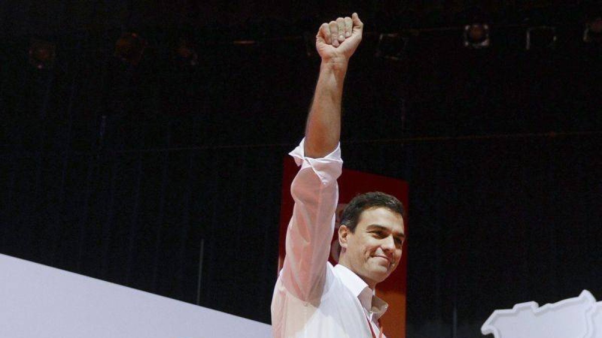 Pedro Sánchez, en el congreso del PSOE castellano-leonés.-Foto: EFE
