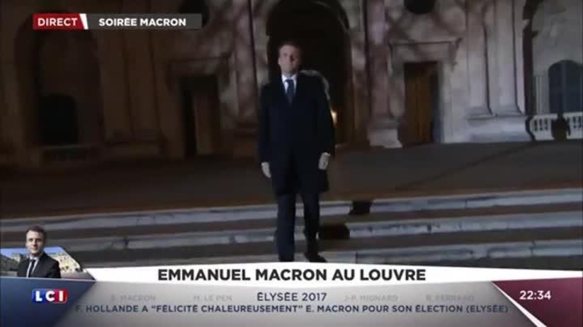 La llegada de Emmanuel Macron al Louvre.-