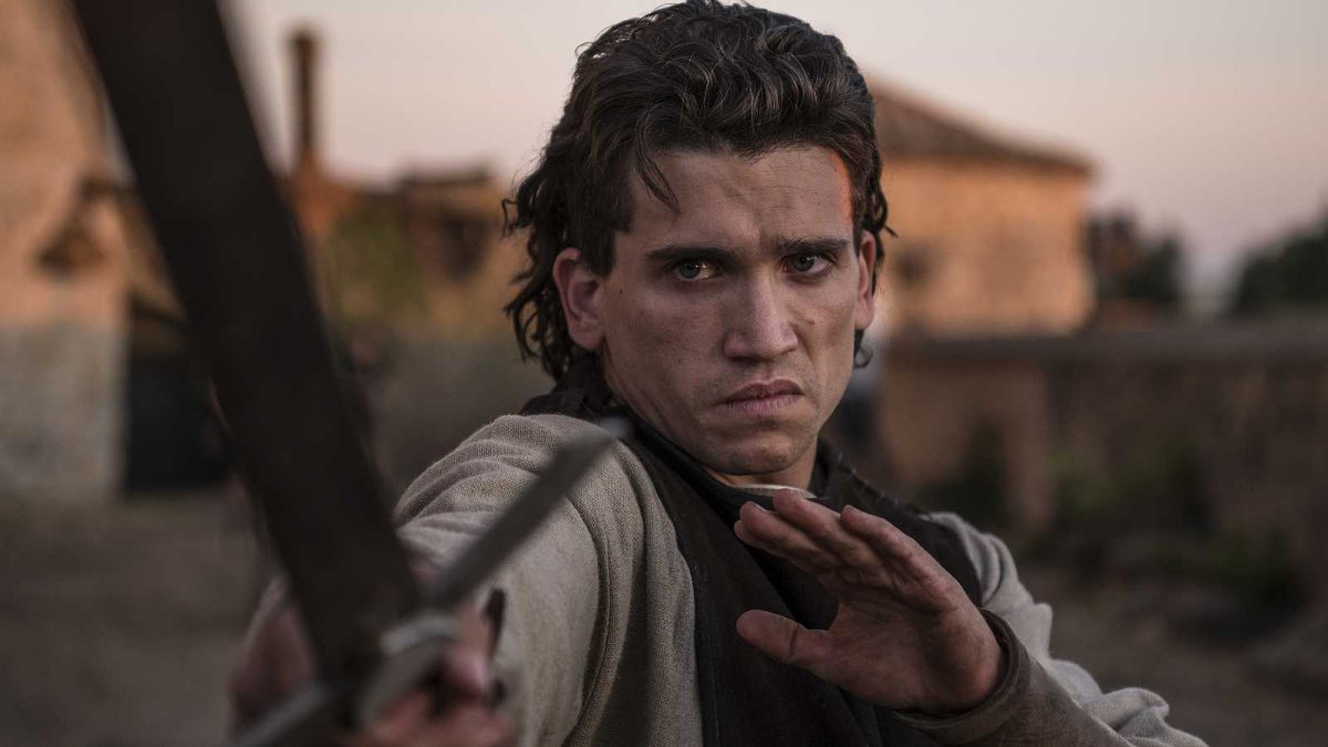 El actor Jaime Lorente dando vida a El Cid en la serie. Foto: Amazon Prime Video y Zebra Producciones