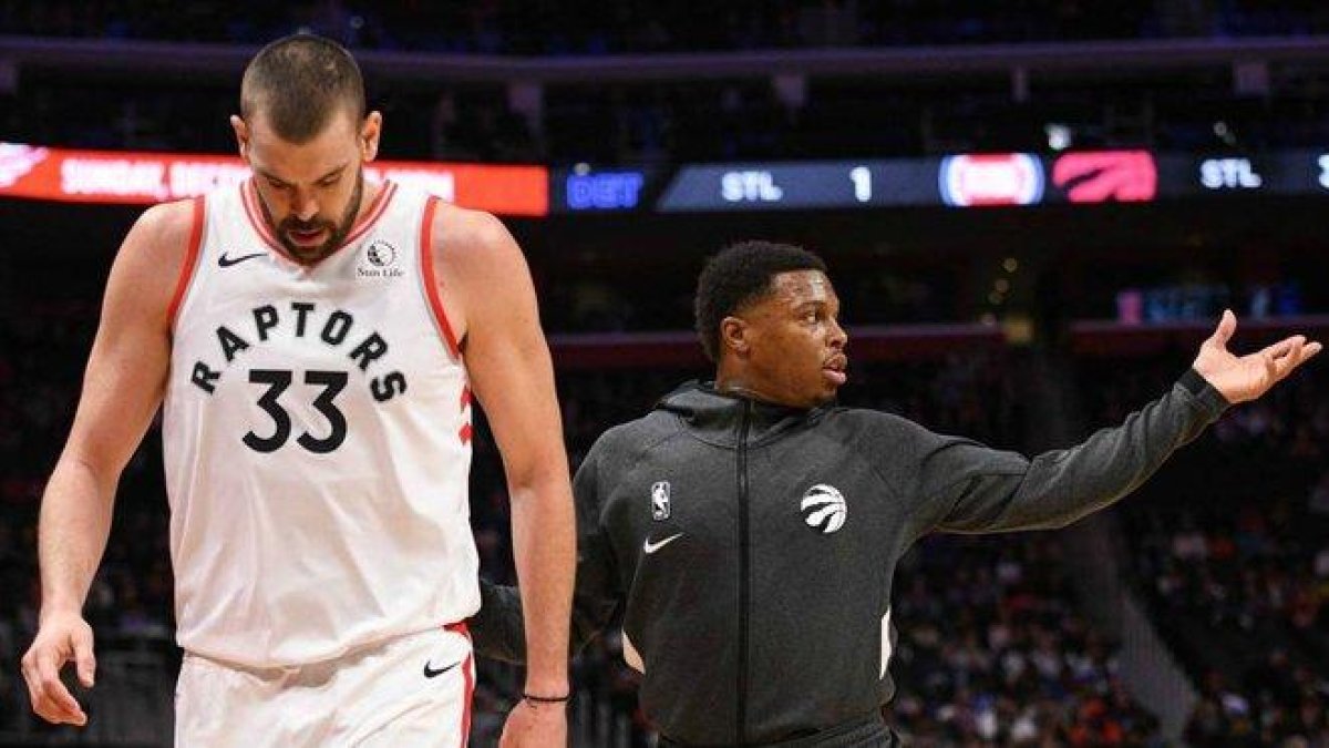 Marc Gasol se retira lesionado en el partido ante los Detroit Pistons.-TIM FULLER/ USA TODAY