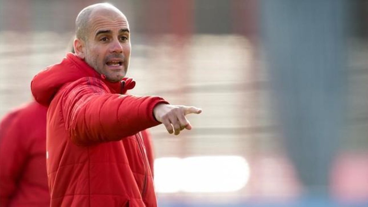 Guardiola, en un entrenamiento reciente con el Bayern de Múnich.-