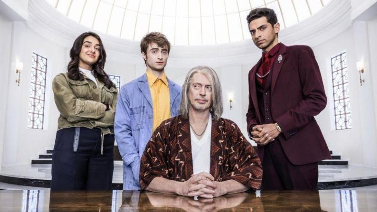 Geraldine Viswanathan, Daniel Radcliffe,  Steve Buscemi y Karan Soni, los protagonistas de la serie.-TNT